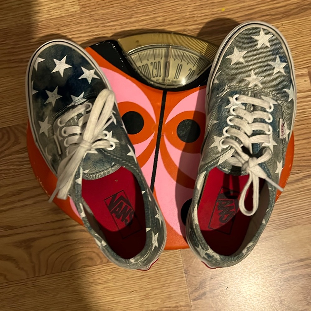 Vans ‘off the wall’ skater tennis shoes